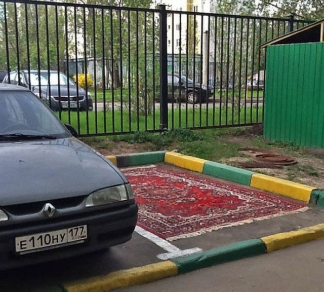 На море
