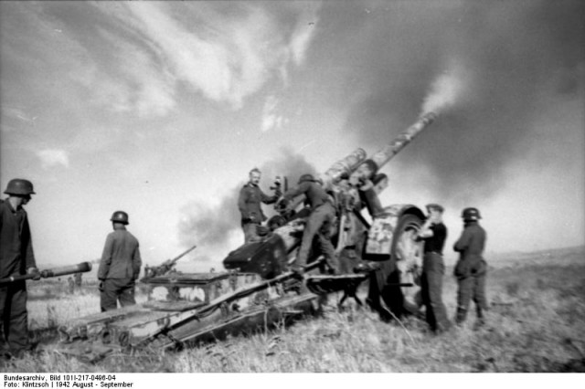 1942 год в 60 фотографиях