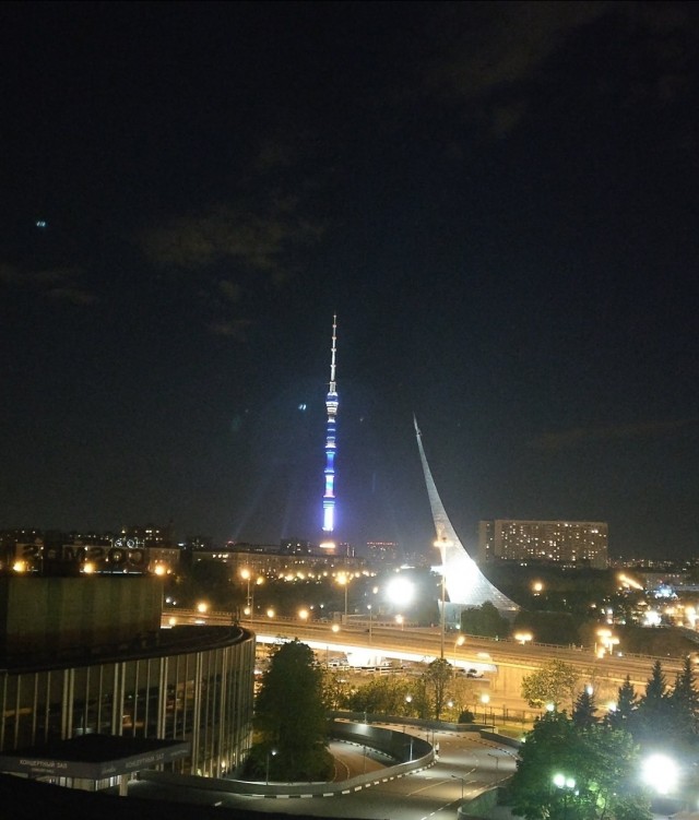 Гостиница Космос на ВДНХ очень уставшая