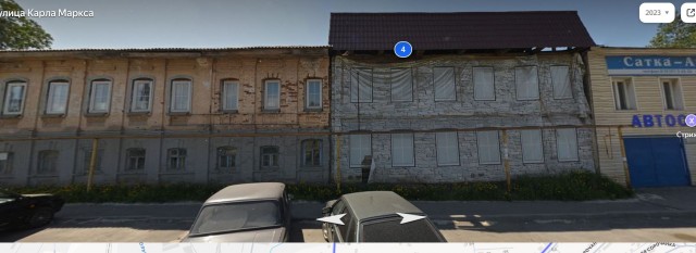 В российском городе обновили только «туристическую» сторону дома