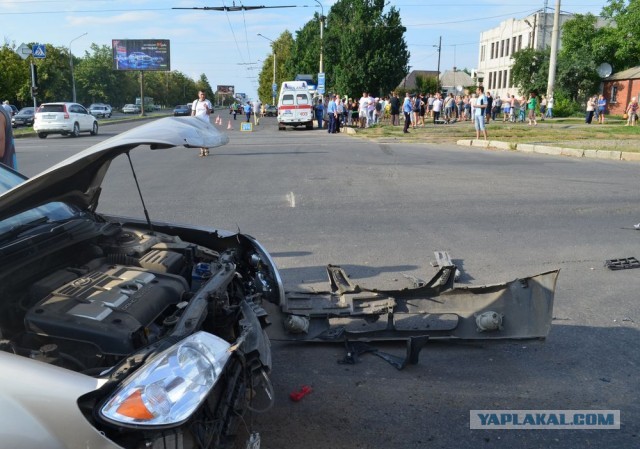 ДТП в Харькове. Поворот налево или Эээх проскочу..