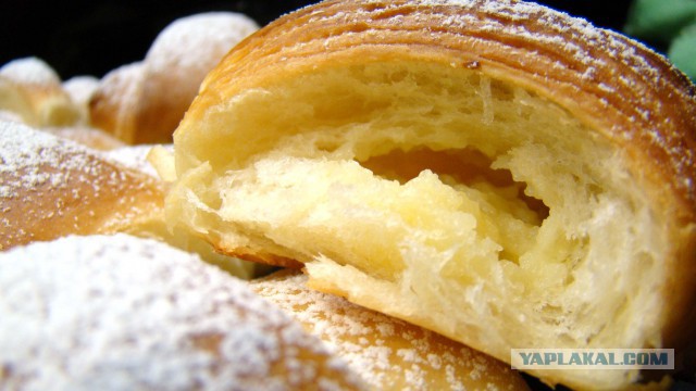 Слоёные булочки с заварным кремом