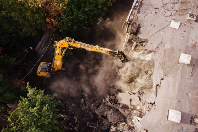 Первый пошел... Как прошел первый снос по программе реновации в Москве