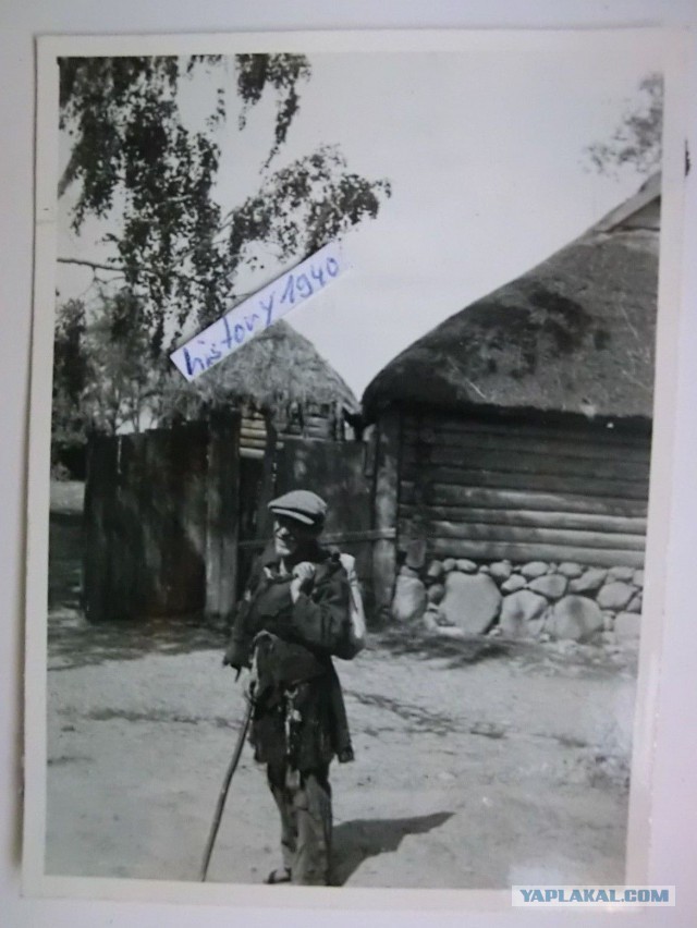 Крестьяне, деревенские  хаты. 1941-1942