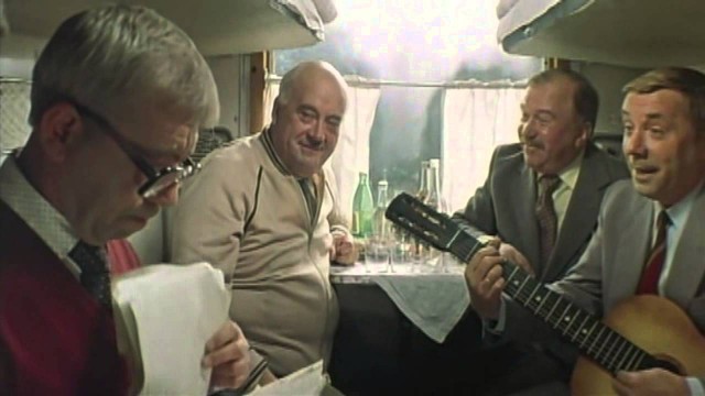 Закон об алкоголе: что грозит выпивающему в поезде