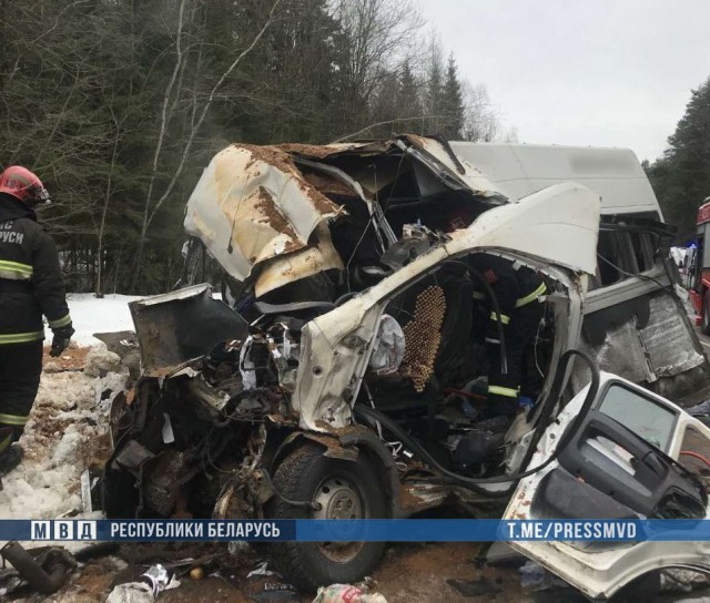 Авария под Смолевичами: 11 погибших. Самосвал столкнулся с маршруткой