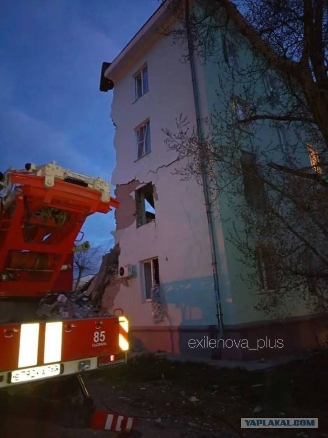 Ребенка и троих взрослых спасли после обрушения подъезда в Сызрани