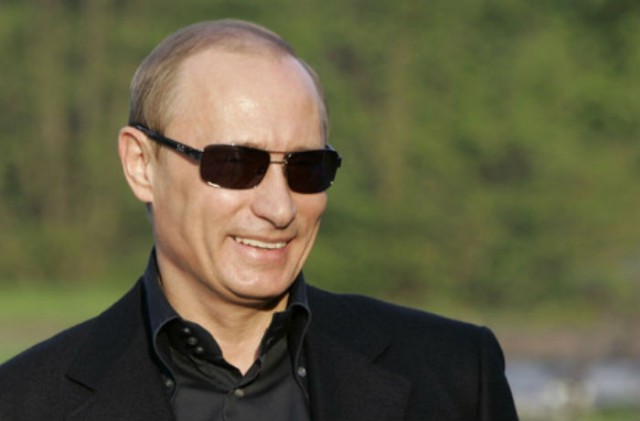 Обама покривлялся перед зеркалом