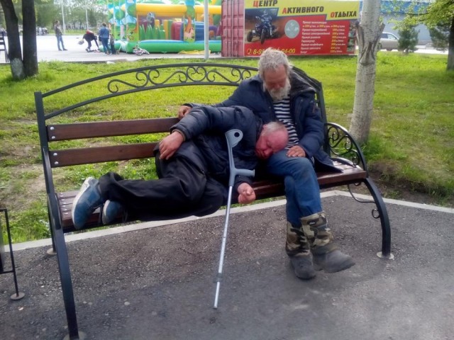 Ненавижу алкашей. А тут вон как...