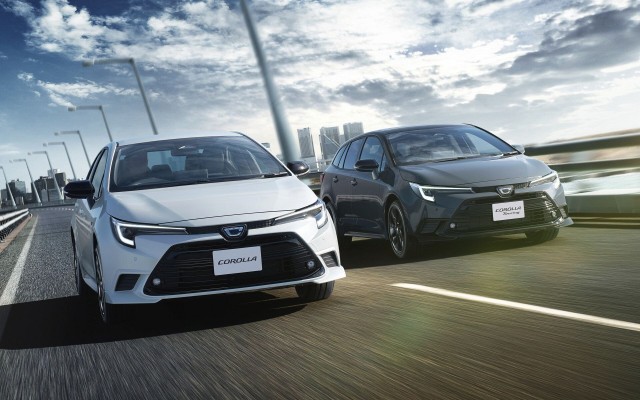 Toyota выпустила юбилейную версию Короллы в кузове седан и универсал