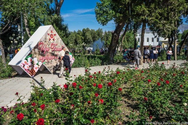 Худжанд: запрещённый бессмертный полк и базар в стиле «Сталин встречает 1001 ночь»