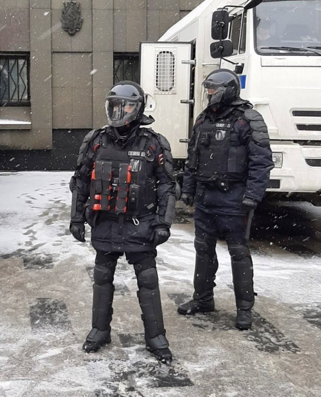 Прилетел в Москву куда дальше?