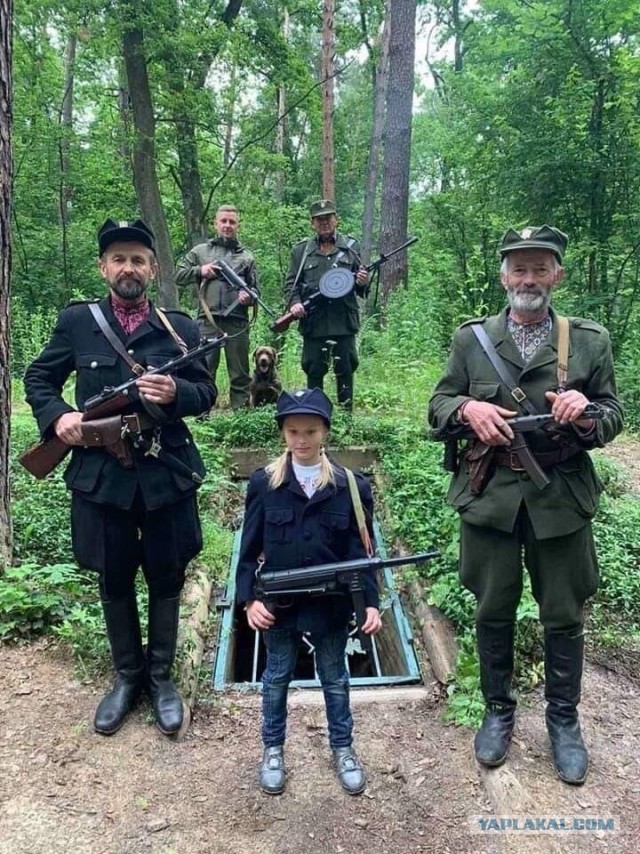 В Брянской области из-за взрыва сошел с рельсов грузовой поезд