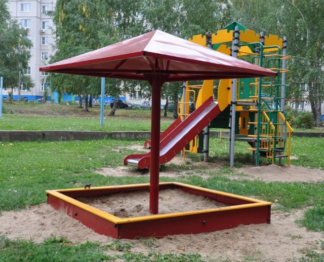 Компания МТС отказывается видеть кресты на Исакиевском соборе