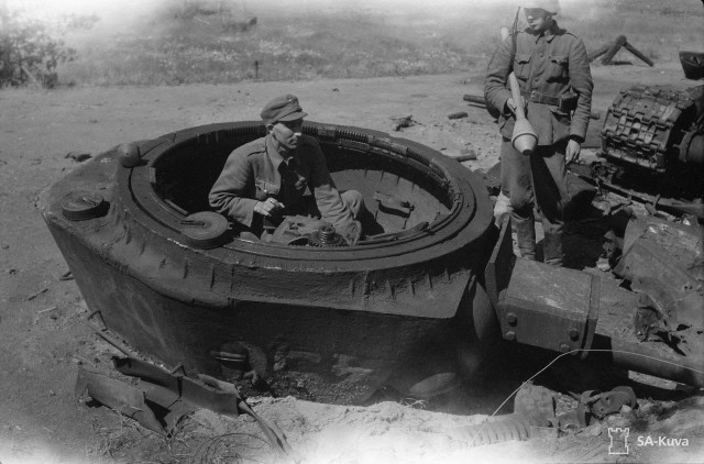 Описание гибели т-34 с бортовым номером 450.