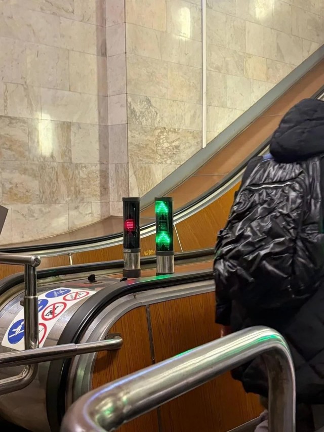 Светофор для пассажиров тестируют в московском метро