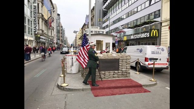 Танковая драма у КПП «Чарли»