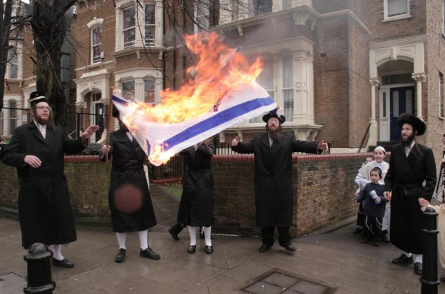 Ультраортодоксальные евреи митингуют против службы в армии