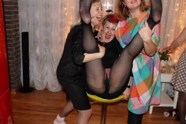 Давай я тебя ещё вот в этой позе сфоткаю