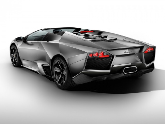 Супер-капсула времени: в Канаде выставили на продажу Lamborghini практически не выезжавший на дороги