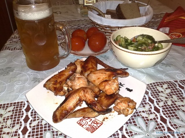 Ноги, хвосты… главное – крылья!, Кура-International–2, куриные крылья