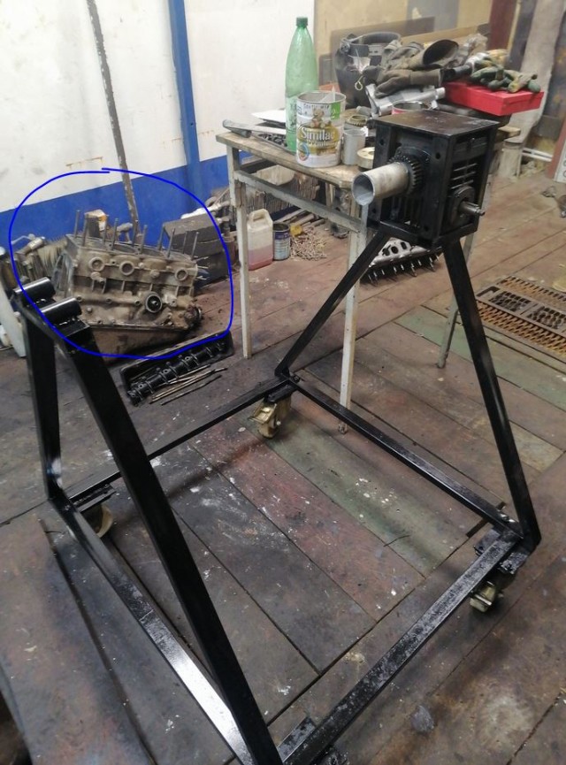 Кто чем занимается?