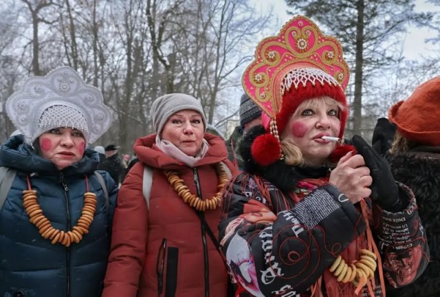 Участница конкурса скоростного поедания блинов в Красноярском крае подавилась угощением и задохнулась