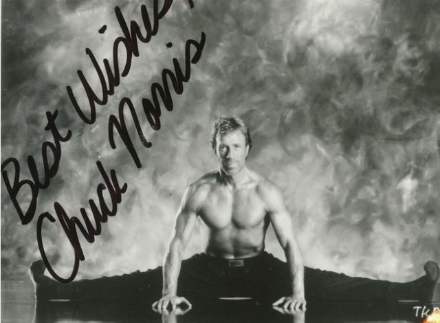 Сегодня День Рождение празднует Чака Норриса