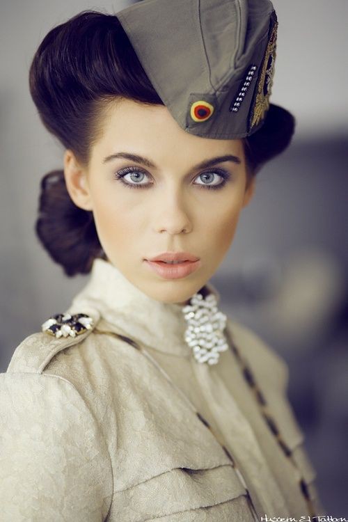 Пятничная порция картинок из сети на тему "Первым делом девушки, а самолеты потом"