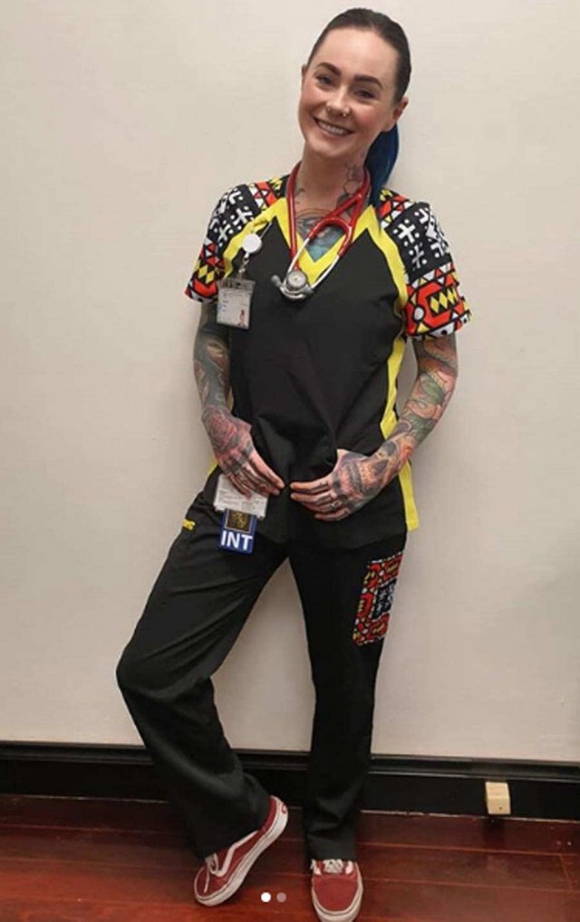 Девушка, а вы точно доктор?