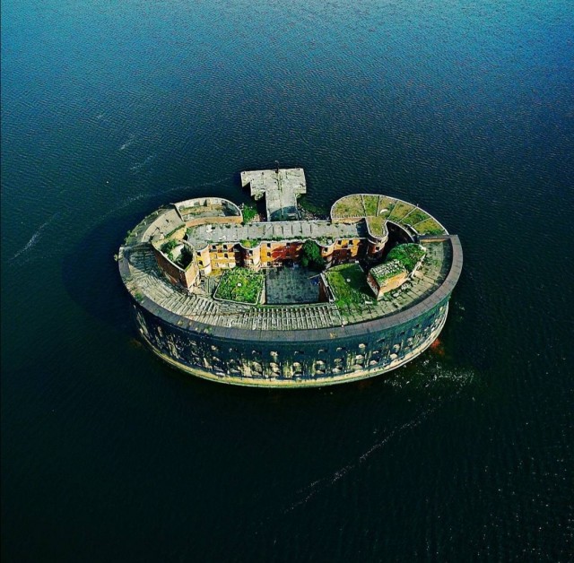 Форт «Император Александр I» (чумной) в Финском заливе