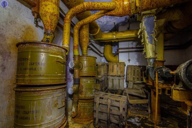 Забытое убежище закрытой кондитерской фабрики "Спутник"