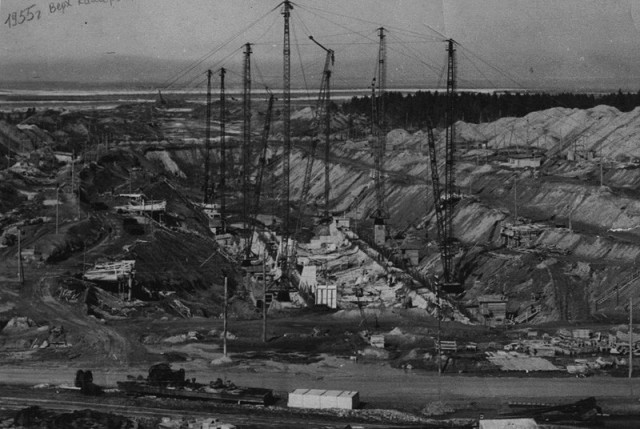 Перекрытие реки Обь при строительстве ГЭС, 1956