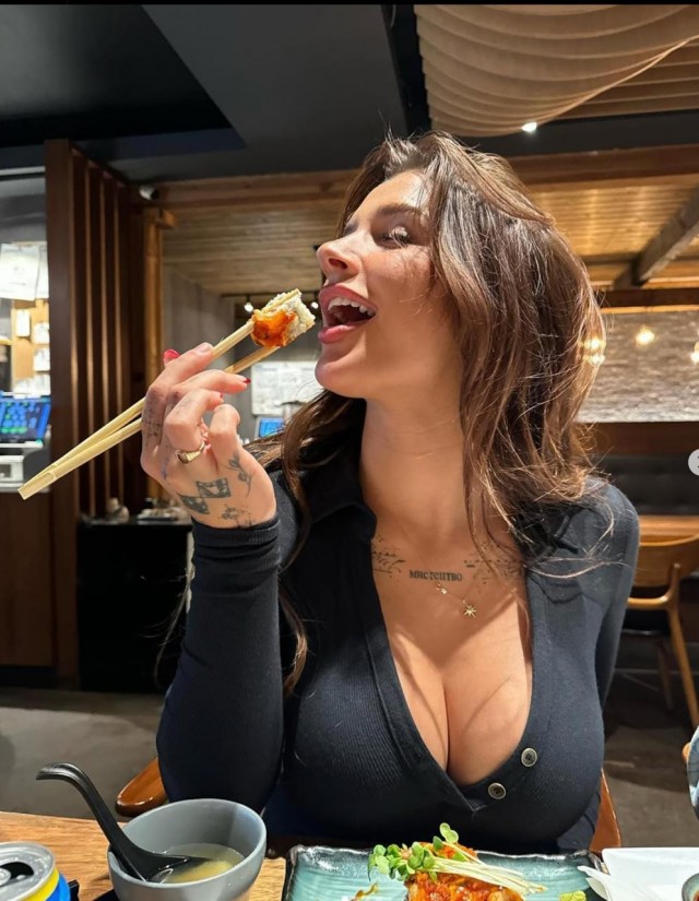 Украинская онлифанщица Ариэль Данилюк провела лекцию для 1200 студентов Вашингтонского университета