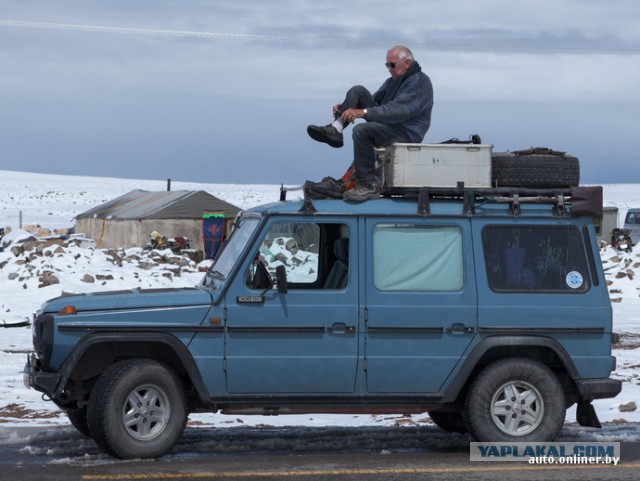 Немец проехал на Gelandewagen весь мир.