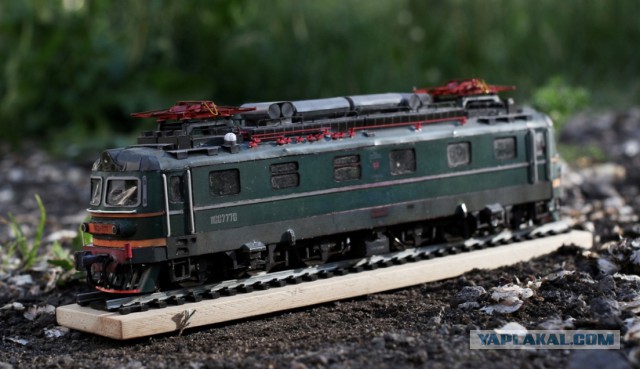 Сборка бумажной модели электровоза ЧС2-777