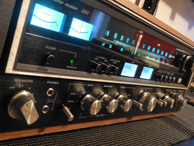 Неоновая Аудиофилия. FM -тюнеры. Что это и с чем едят