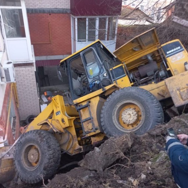 У бульдозера отказали тормоза