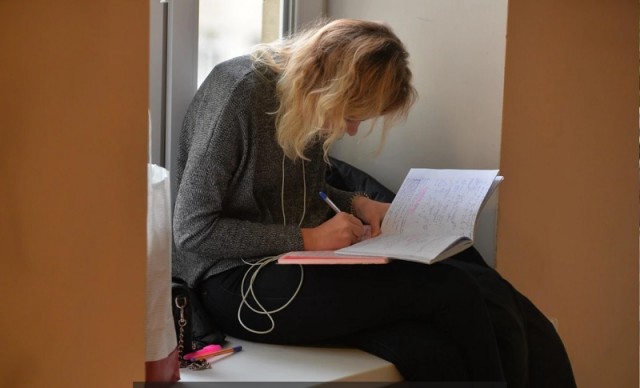 «От этого пахнет животноводством»: мужской ответ на заявление министра, что женщинам нужно сначала рожать, а потом — учиться