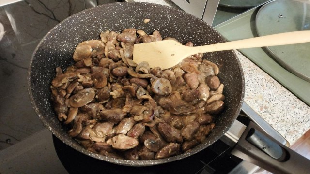 А ещё манка с комочками и рыбная котлета