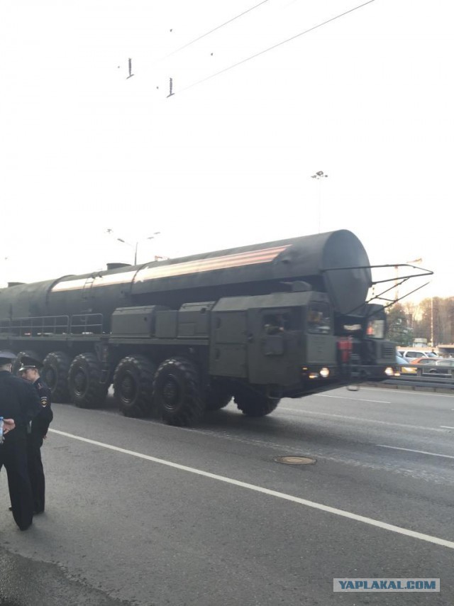 Проход техники. Москва, Тверская 29 апреля