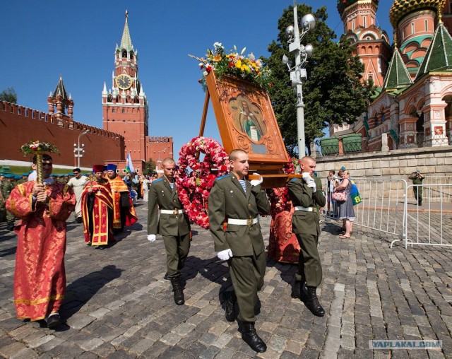 С Днем ВДВ, посоны!