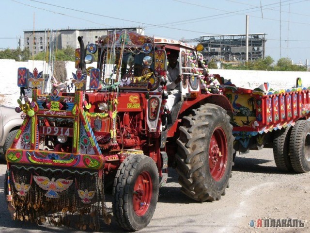 Грузовой поп-арт востока
