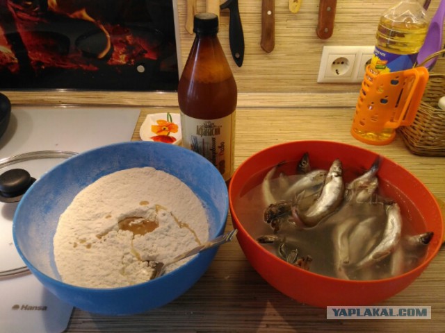 Пирог с мойвой