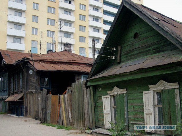 Неоправданно роскошные дворцы Пенсионного фонда в разных городах