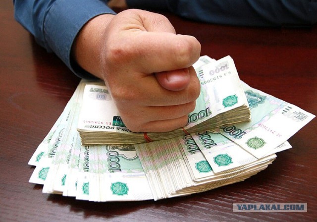 В Челябинской области депутату подожгли внедорожник