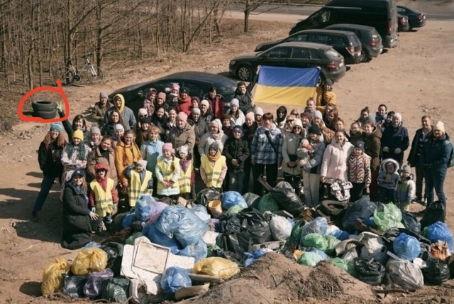 Беженцы из Украины убрали парк в Гданьске в благодарность за помощь и поддержку