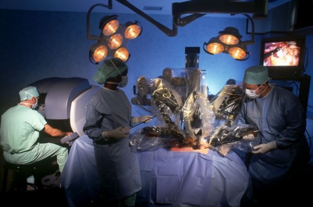 Кого прооперирует железный хирург?