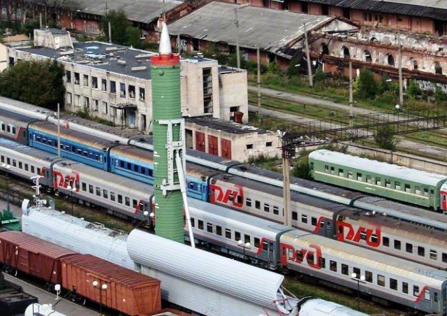 В РФ началось создание ракетного поезда