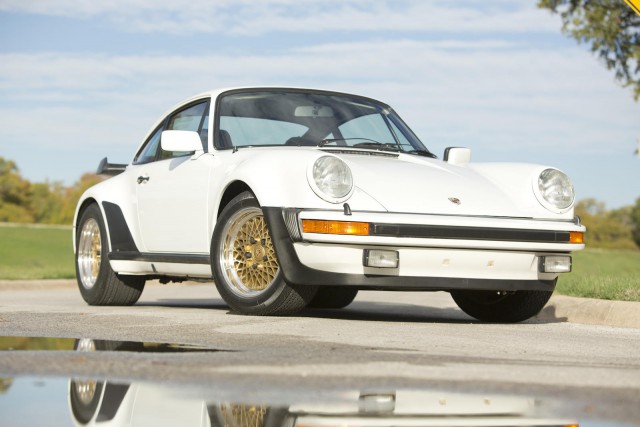 Капсула времени: Porsche 911 1986 года с пробегом 743 километра